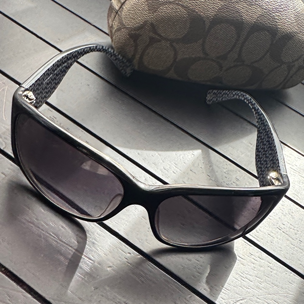 Coach Black Sunglasses with Patterned Logo in silver (case included)